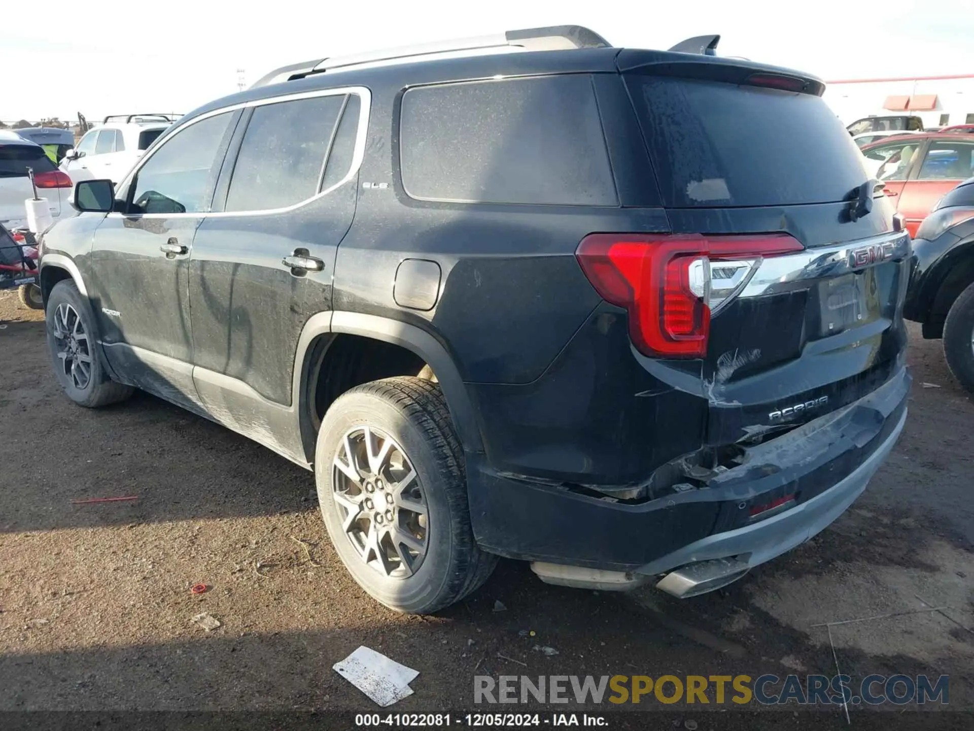 3 Photograph of a damaged car 1GKKNKLS9LZ167738 GMC ACADIA 2020