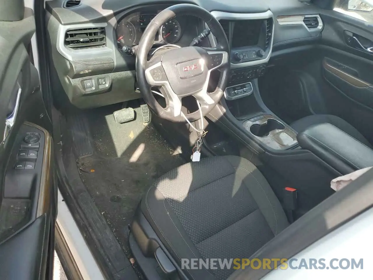 8 Photograph of a damaged car 1GKKNKLSXLZ108231 GMC ACADIA 2020
