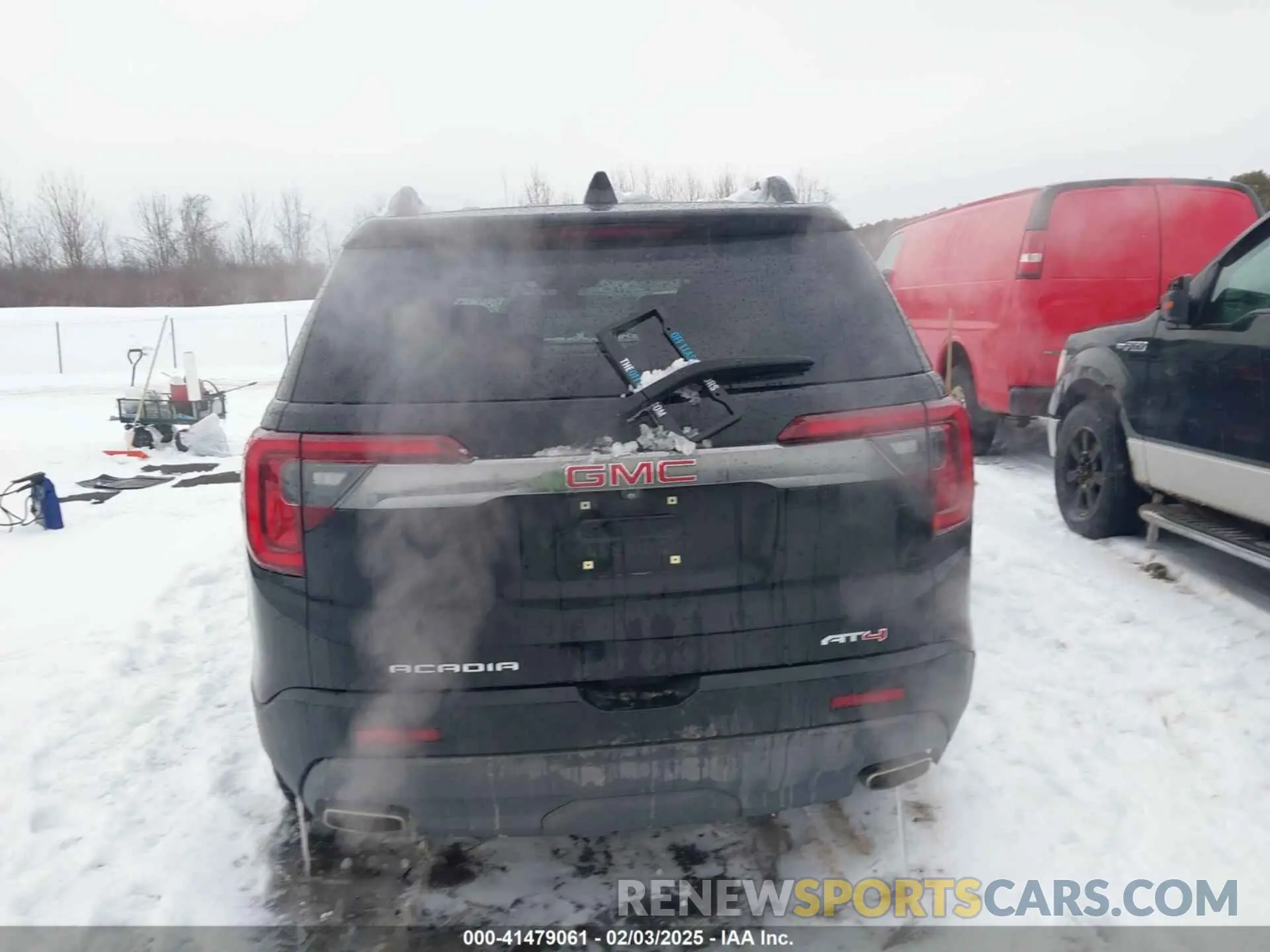 17 Photograph of a damaged car 1GKKNLLS0LZ190346 GMC ACADIA 2020