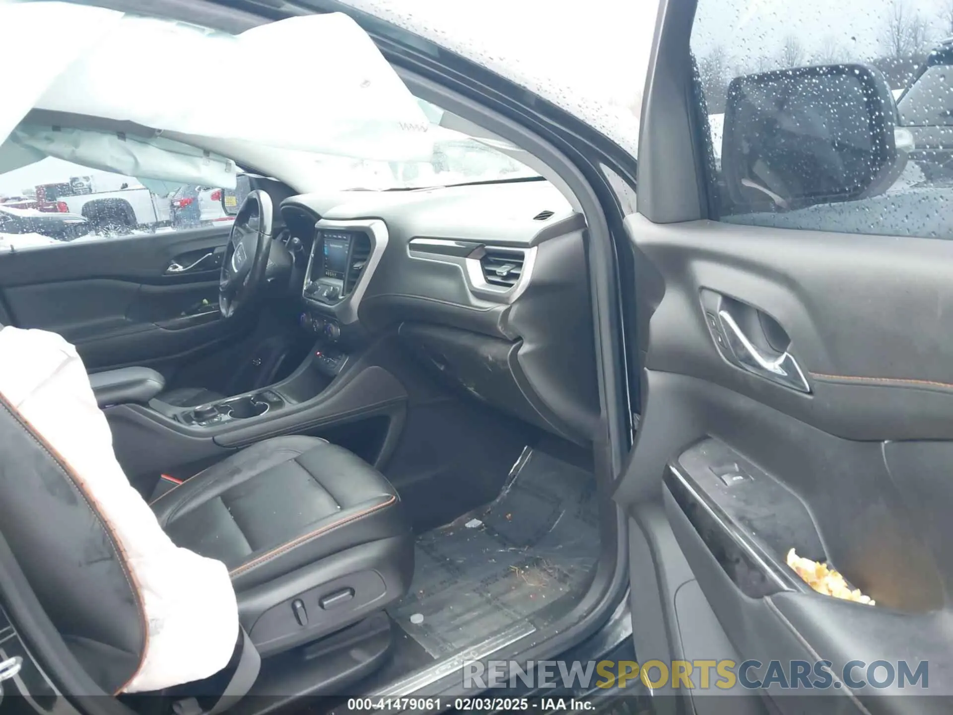 5 Photograph of a damaged car 1GKKNLLS0LZ190346 GMC ACADIA 2020