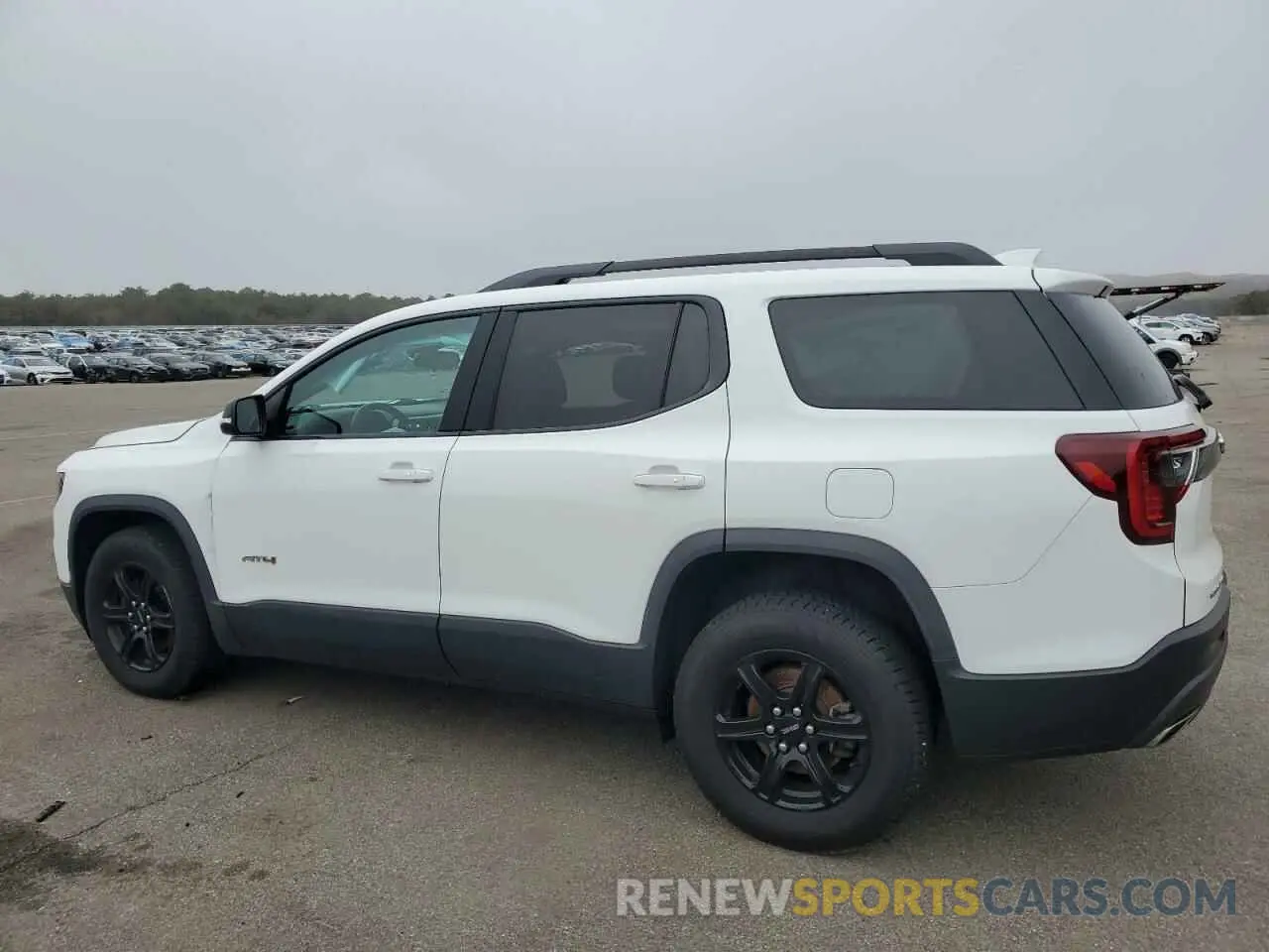2 Photograph of a damaged car 1GKKNLLS4LZ214051 GMC ACADIA 2020