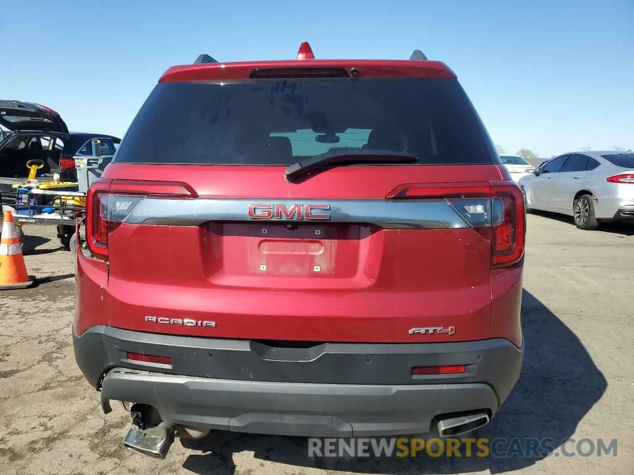 6 Photograph of a damaged car 1GKKNLLS6LZ144360 GMC ACADIA 2020