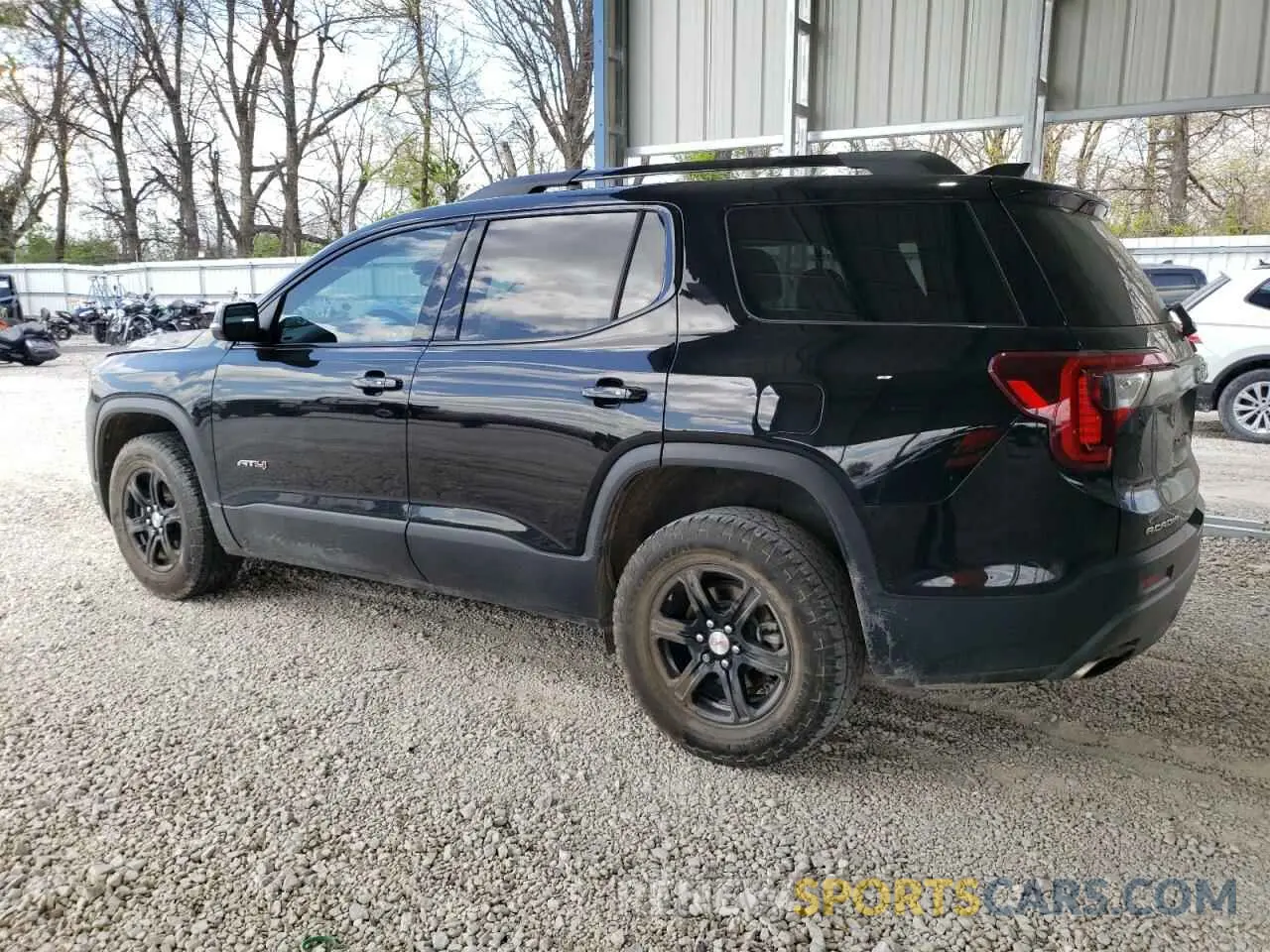 2 Photograph of a damaged car 1GKKNLLS9LZ232108 GMC ACADIA 2020