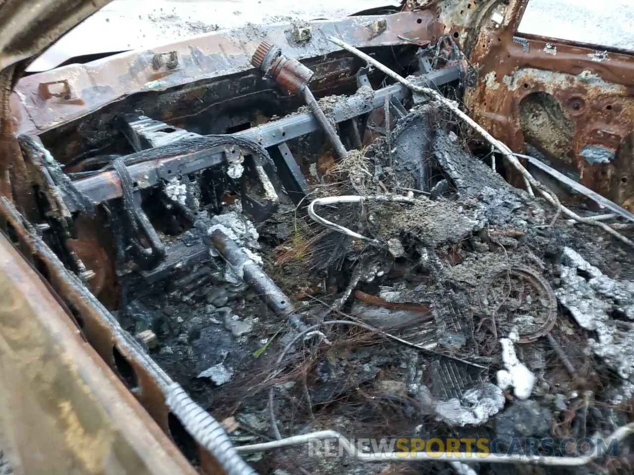 8 Photograph of a damaged car 1GKKNLLSXLZ160447 GMC ACADIA 2020