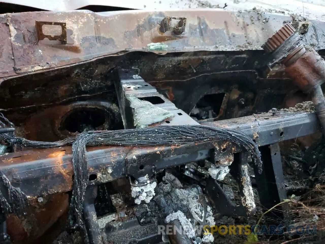 9 Photograph of a damaged car 1GKKNLLSXLZ160447 GMC ACADIA 2020