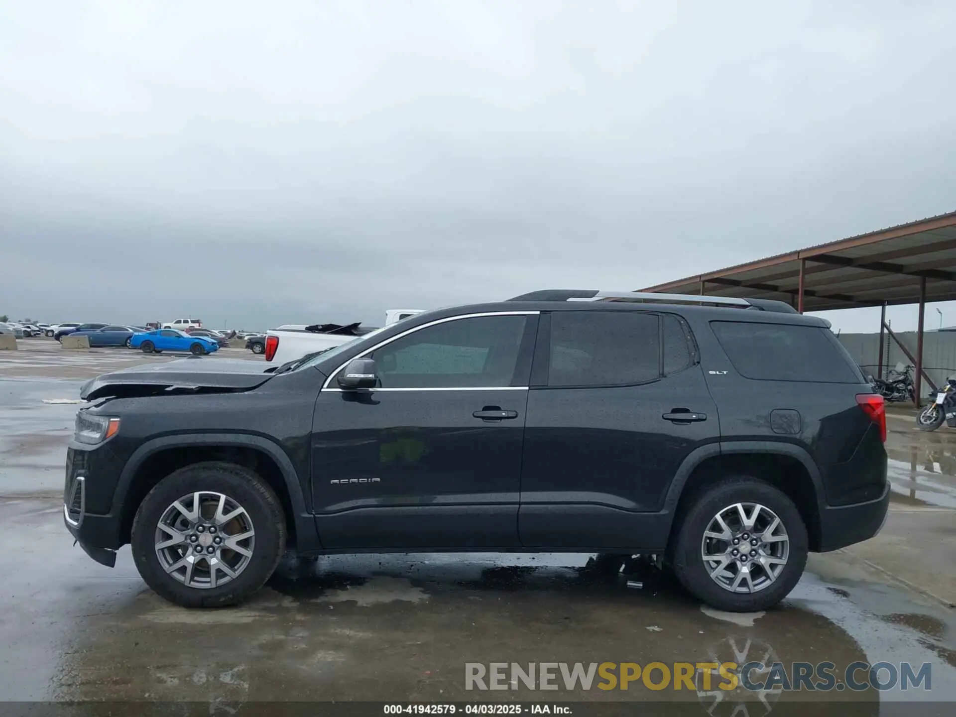 13 Photograph of a damaged car 1GKKNML48LZ200337 GMC ACADIA 2020