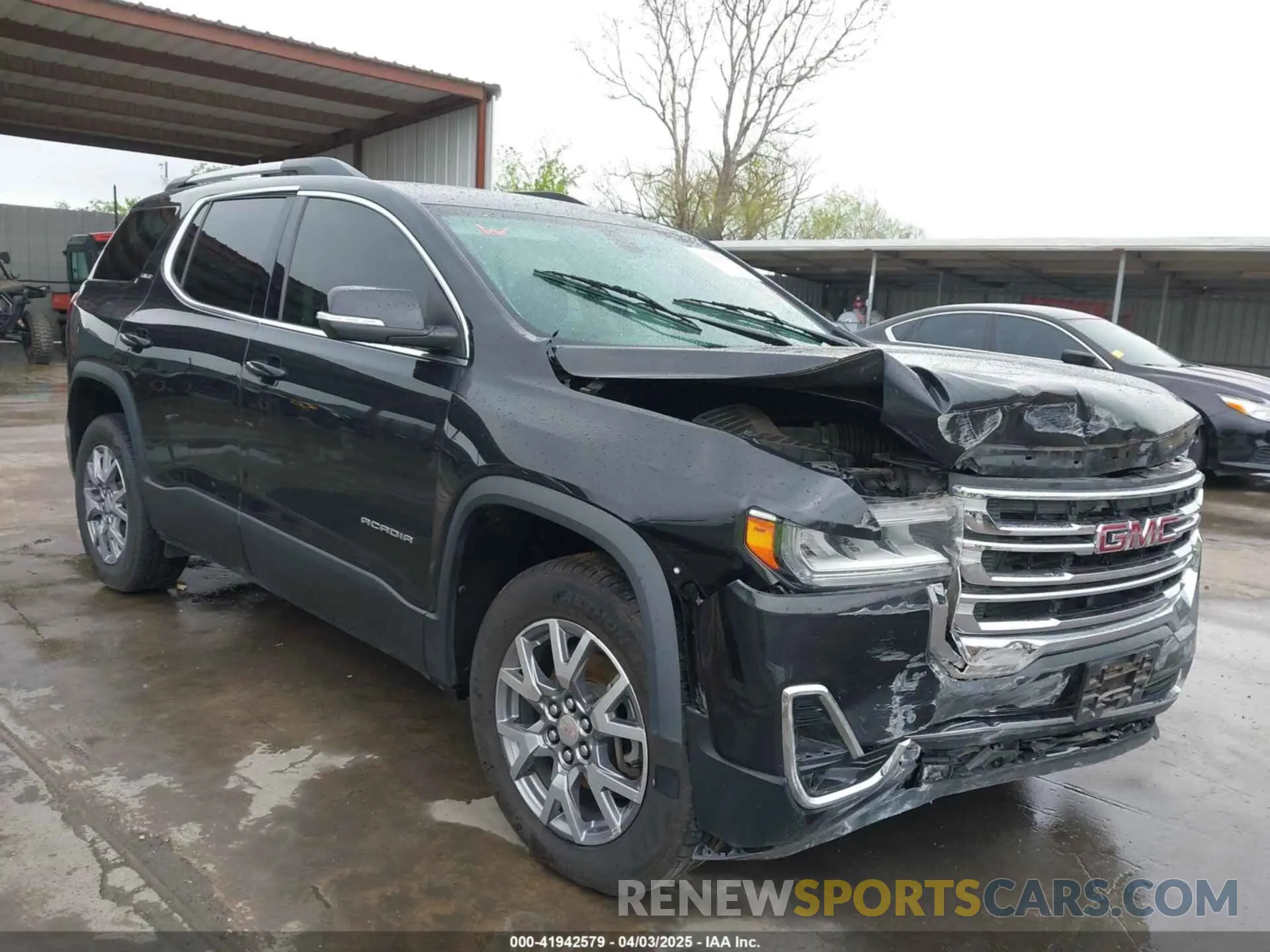 17 Photograph of a damaged car 1GKKNML48LZ200337 GMC ACADIA 2020