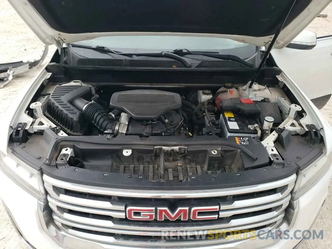 12 Photograph of a damaged car 1GKKNMLS0LZ115118 GMC ACADIA 2020