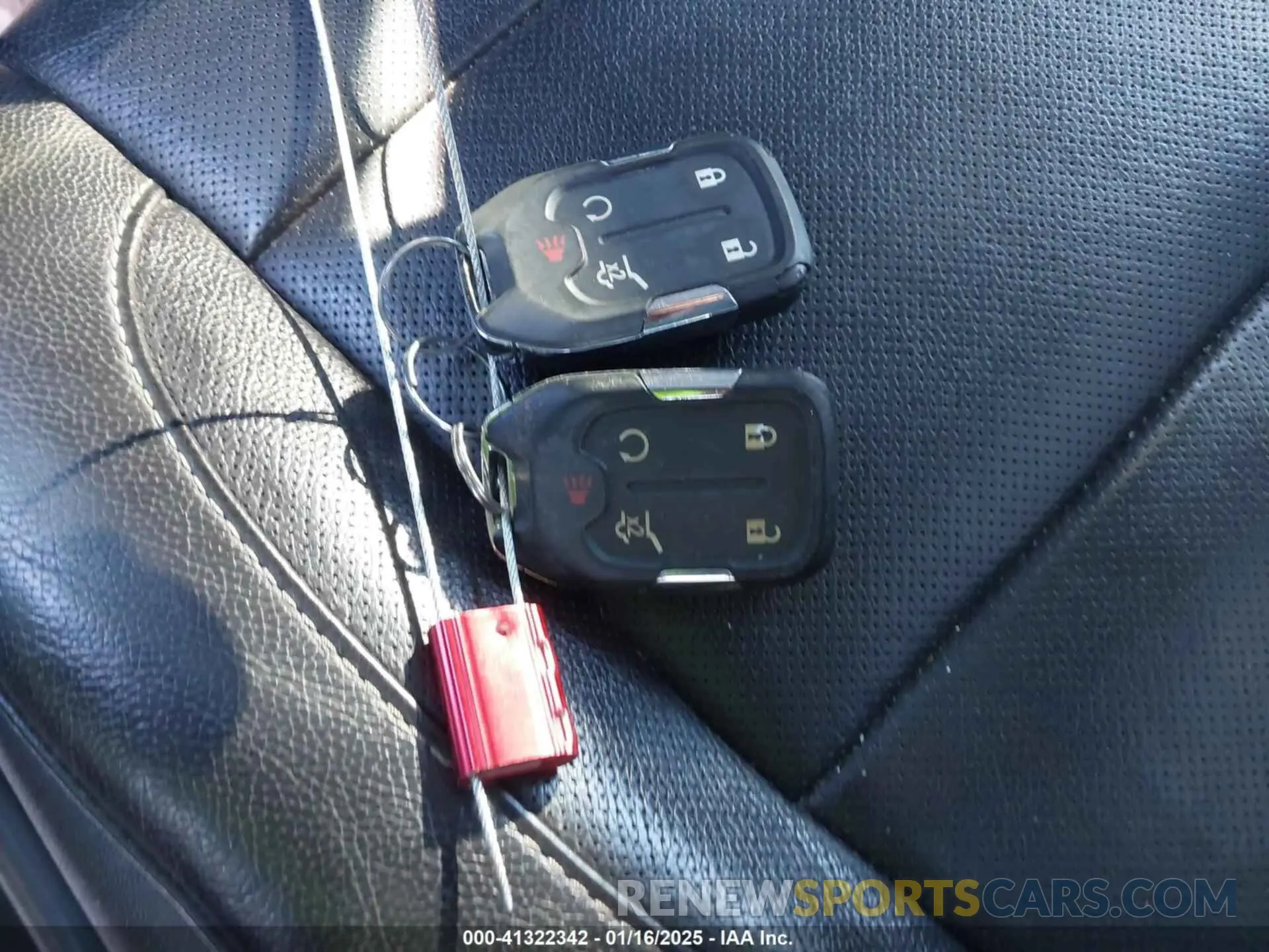11 Photograph of a damaged car 1GKKNMLS1LZ137161 GMC ACADIA 2020