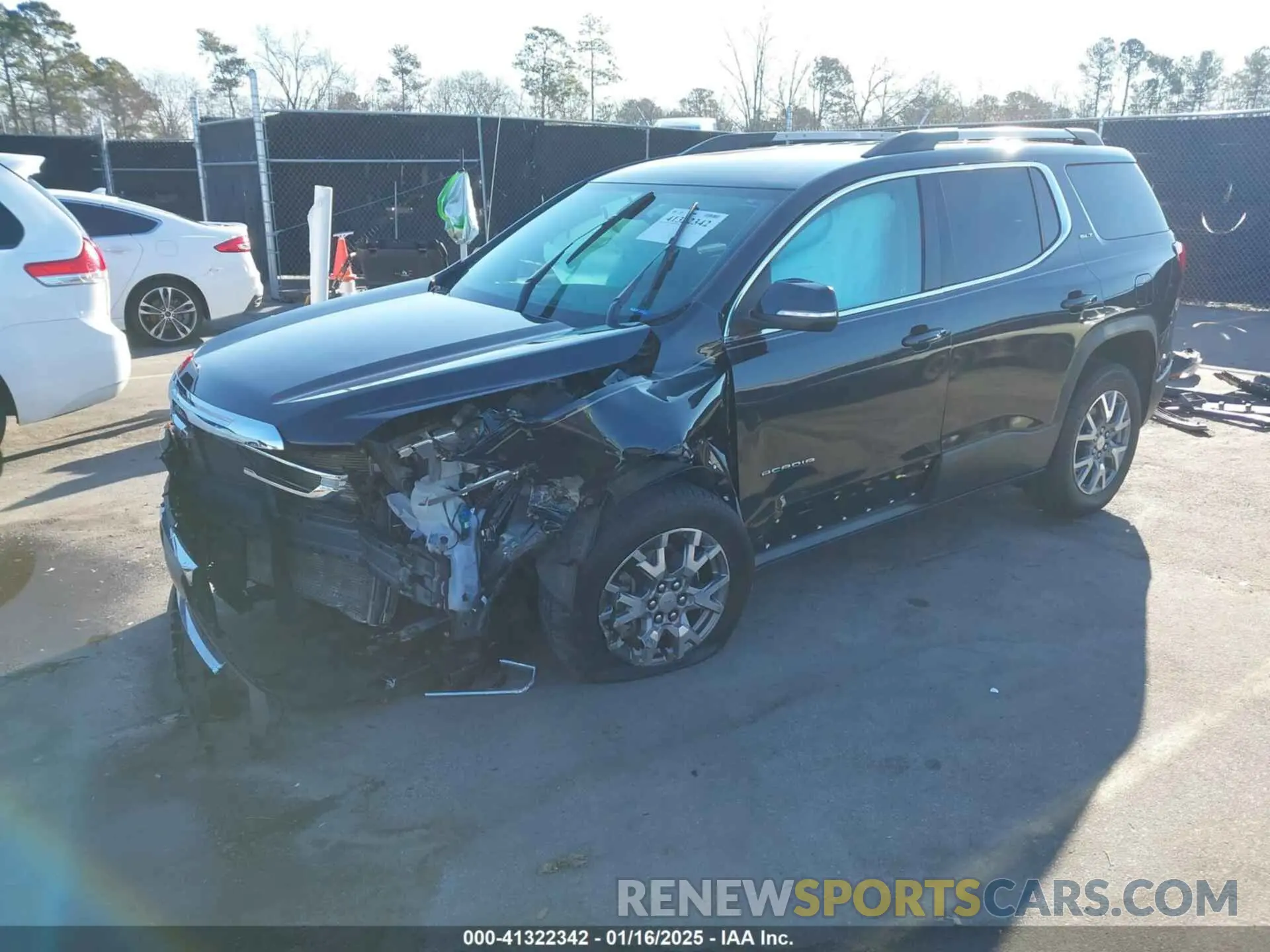 2 Photograph of a damaged car 1GKKNMLS1LZ137161 GMC ACADIA 2020