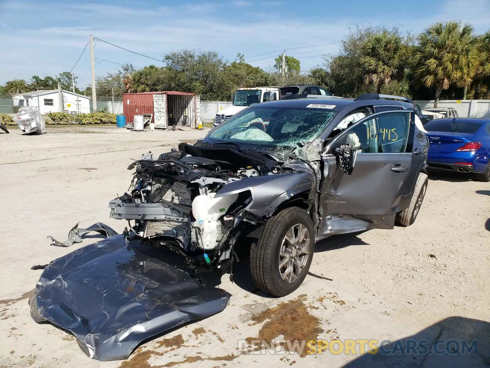 2 Photograph of a damaged car 1GKKNMLS1LZ236143 GMC ACADIA 2020