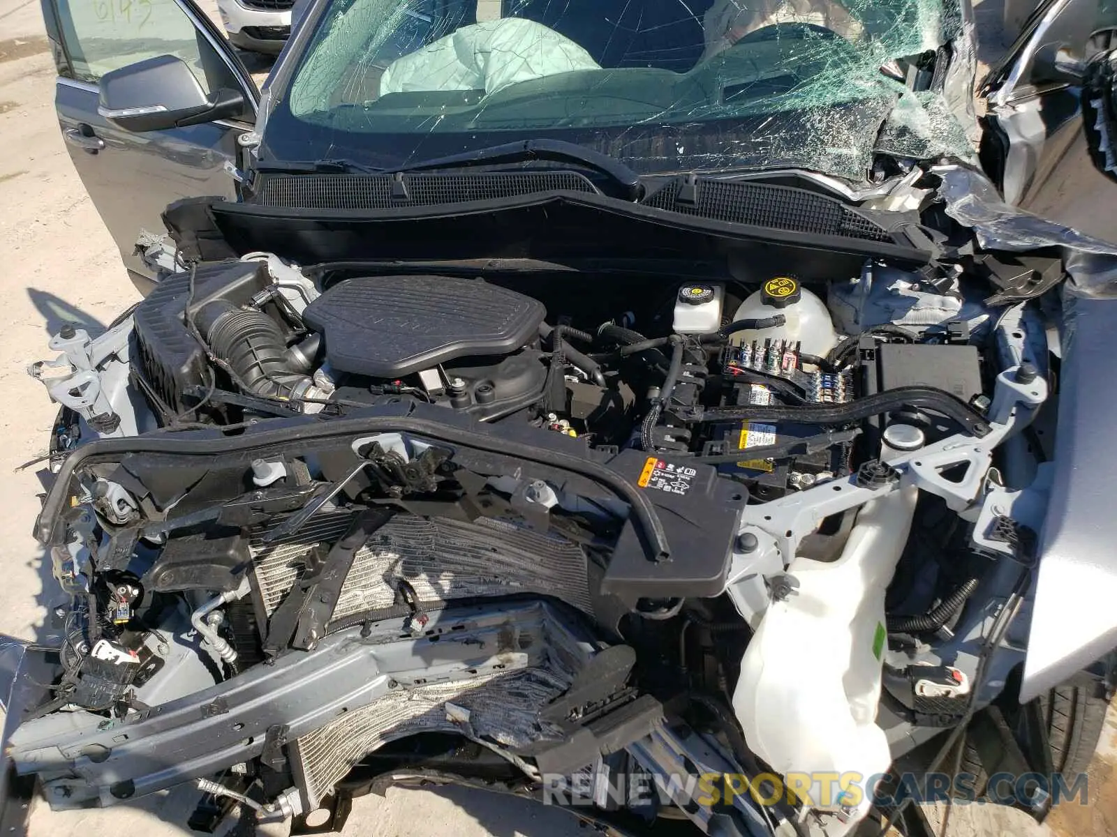 7 Photograph of a damaged car 1GKKNMLS1LZ236143 GMC ACADIA 2020