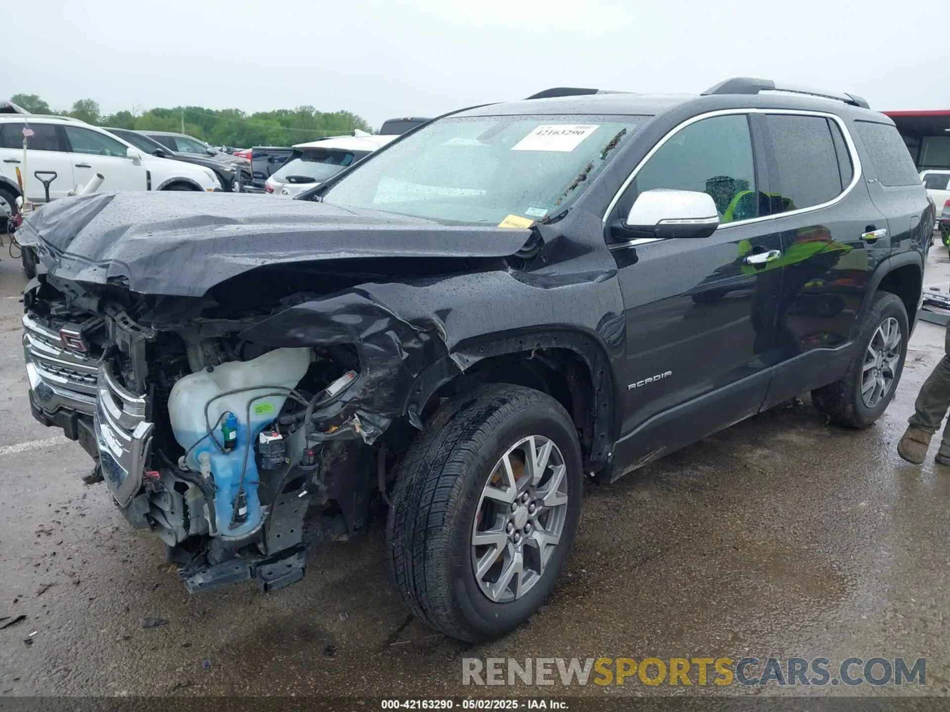 2 Photograph of a damaged car 1GKKNMLS2LZ136651 GMC ACADIA 2020