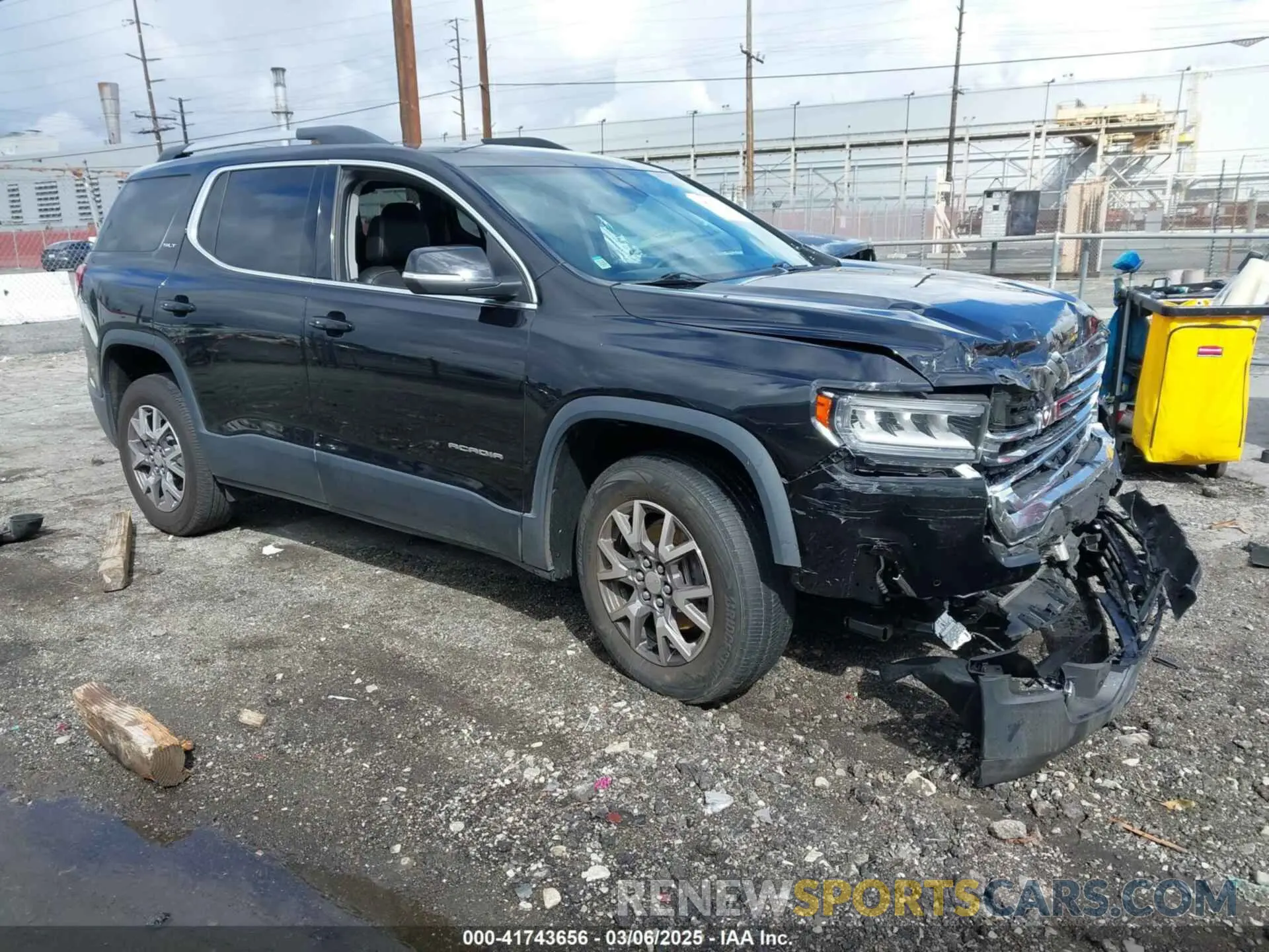 1 Photograph of a damaged car 1GKKNMLS2LZ212286 GMC ACADIA 2020
