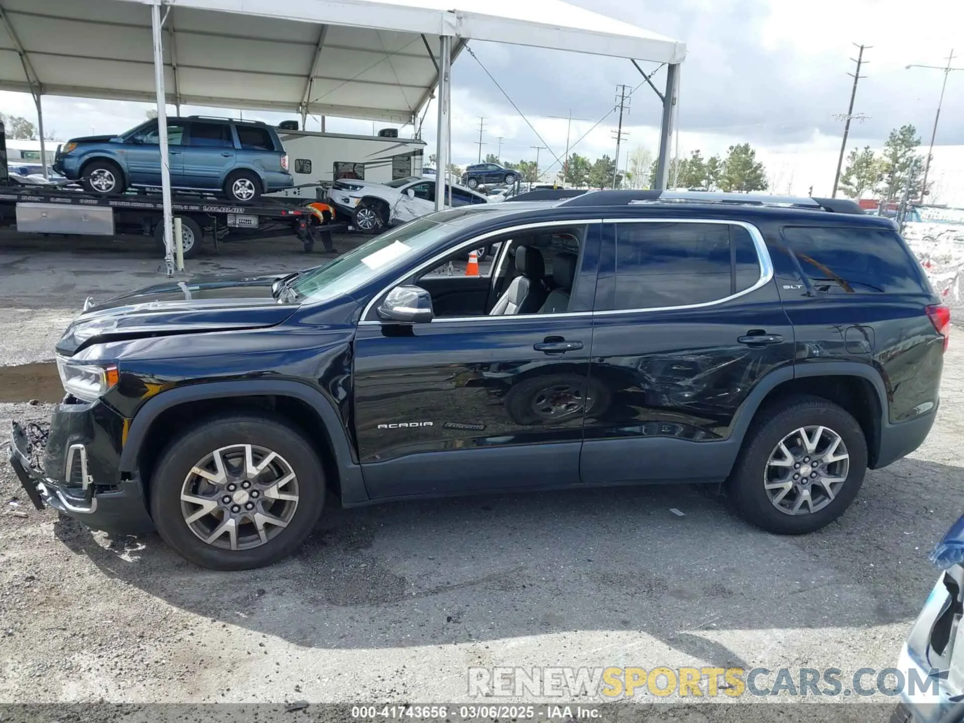 14 Photograph of a damaged car 1GKKNMLS2LZ212286 GMC ACADIA 2020