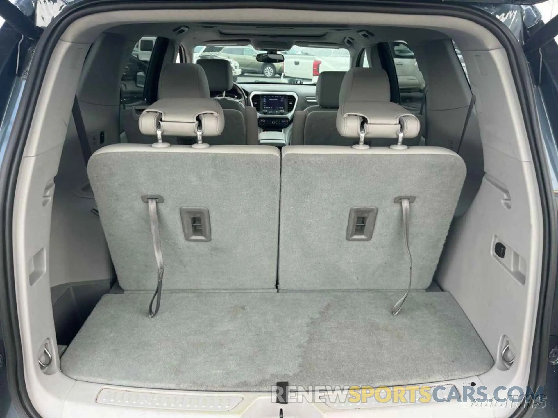 3 Photograph of a damaged car 1GKKNMLS3LZ166323 GMC ACADIA 2020