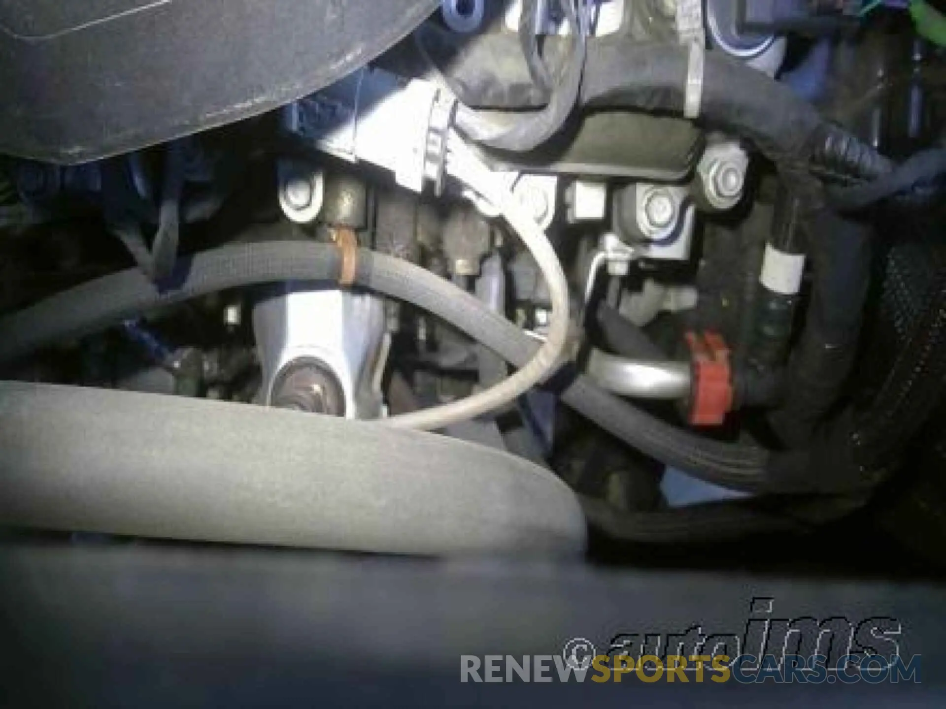 8 Photograph of a damaged car 1GKKNMLS3LZ166323 GMC ACADIA 2020