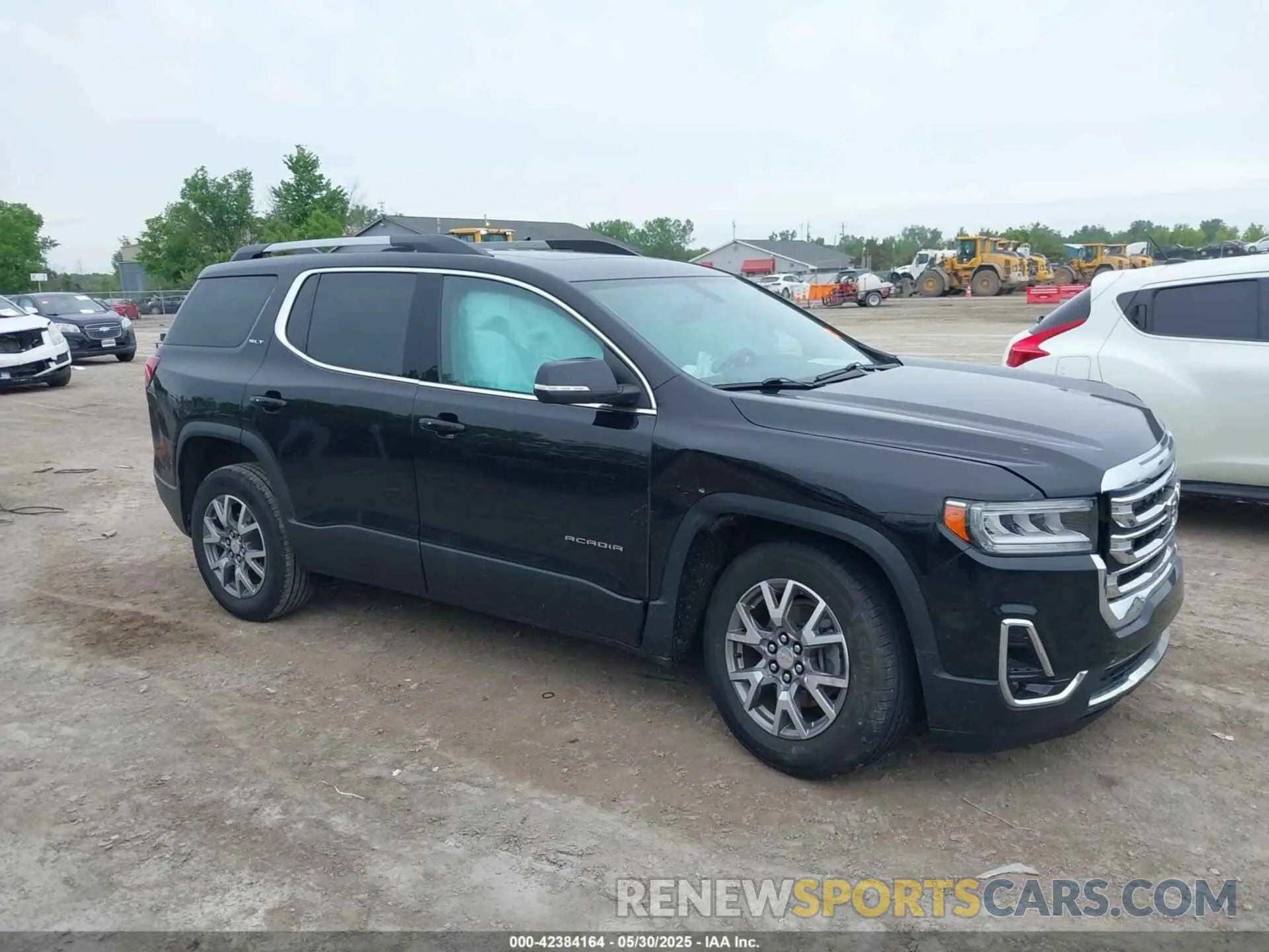 1 Photograph of a damaged car 1GKKNMLS4LZ163494 GMC ACADIA 2020