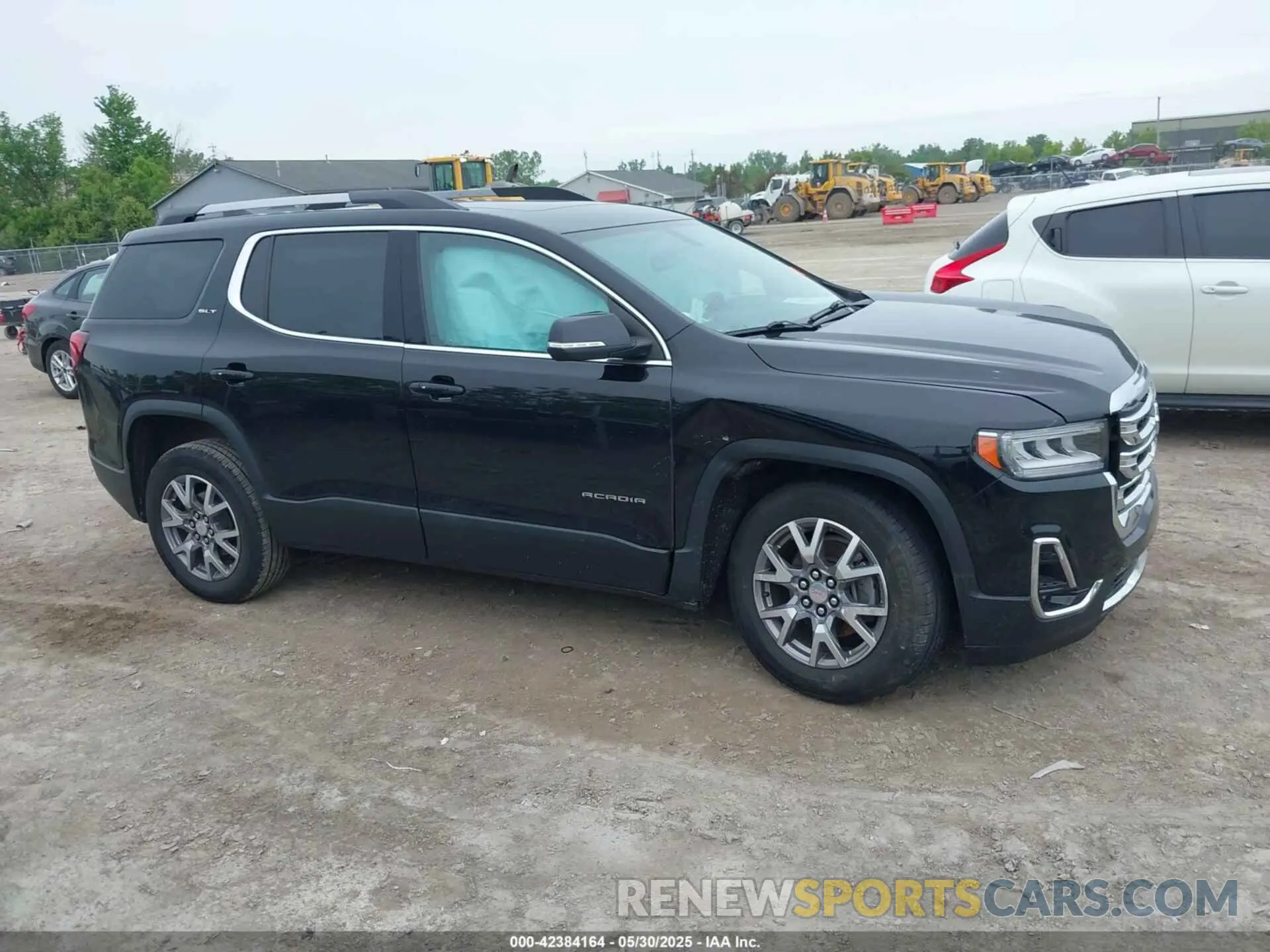 13 Photograph of a damaged car 1GKKNMLS4LZ163494 GMC ACADIA 2020