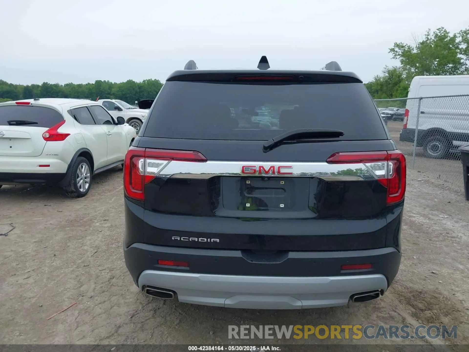 16 Photograph of a damaged car 1GKKNMLS4LZ163494 GMC ACADIA 2020