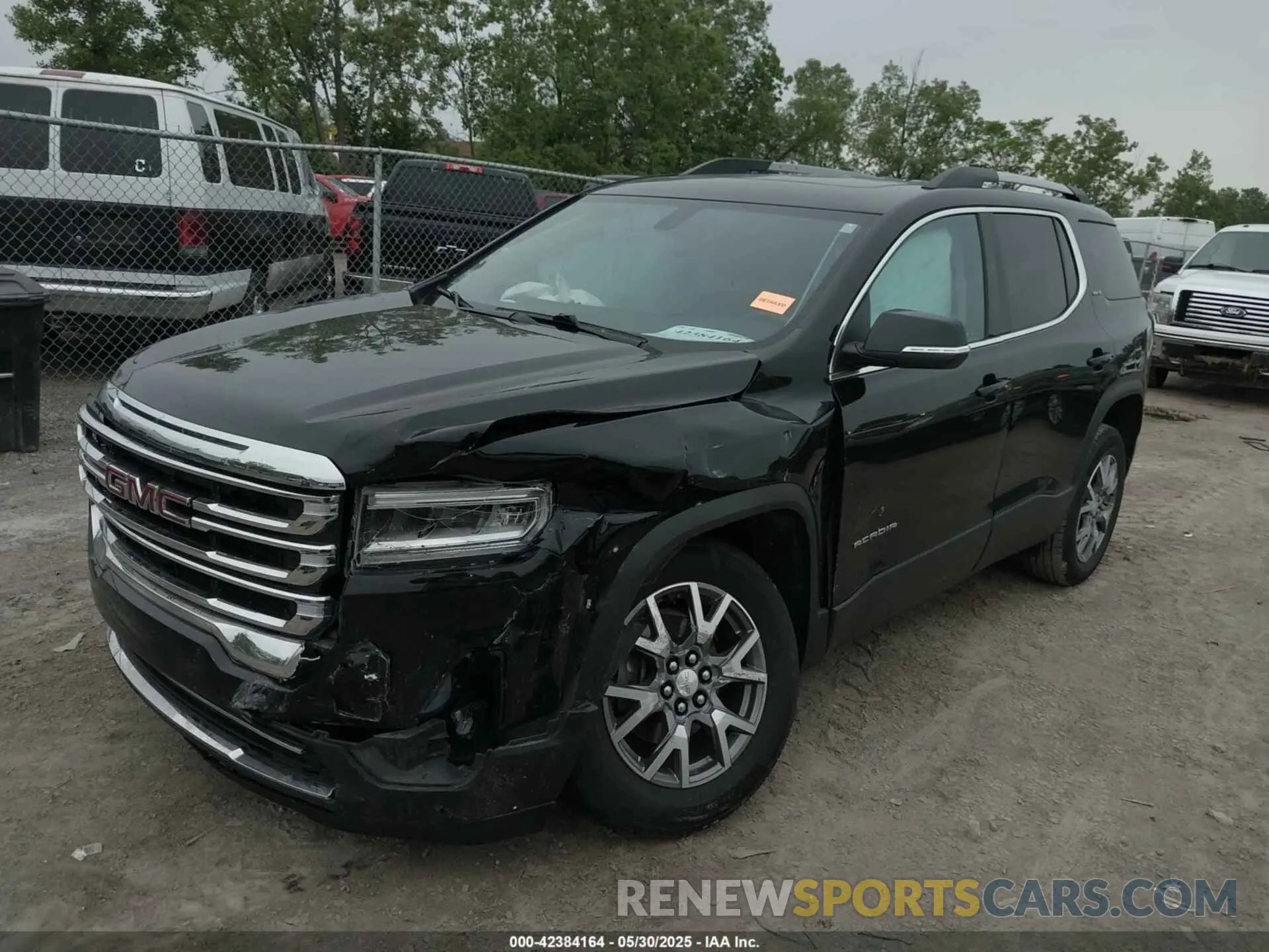 2 Photograph of a damaged car 1GKKNMLS4LZ163494 GMC ACADIA 2020