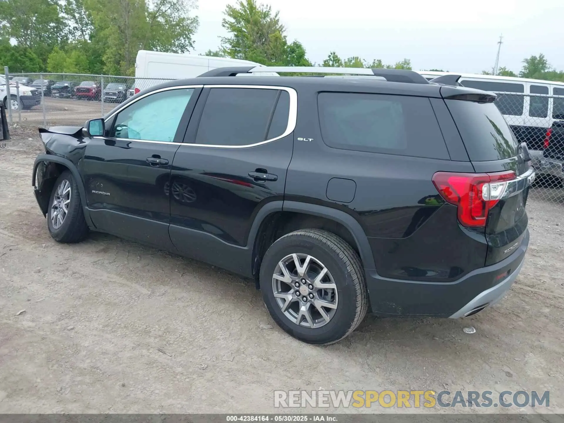 3 Photograph of a damaged car 1GKKNMLS4LZ163494 GMC ACADIA 2020