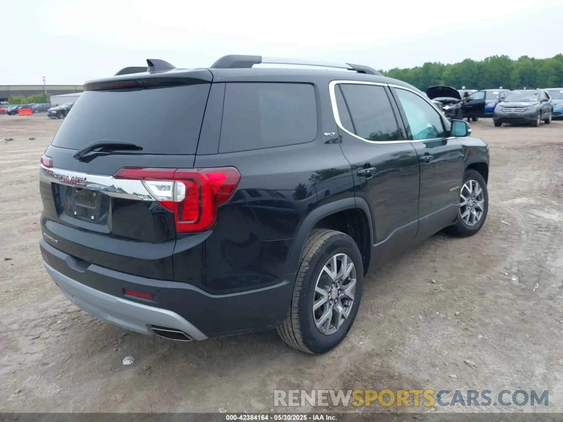 4 Photograph of a damaged car 1GKKNMLS4LZ163494 GMC ACADIA 2020