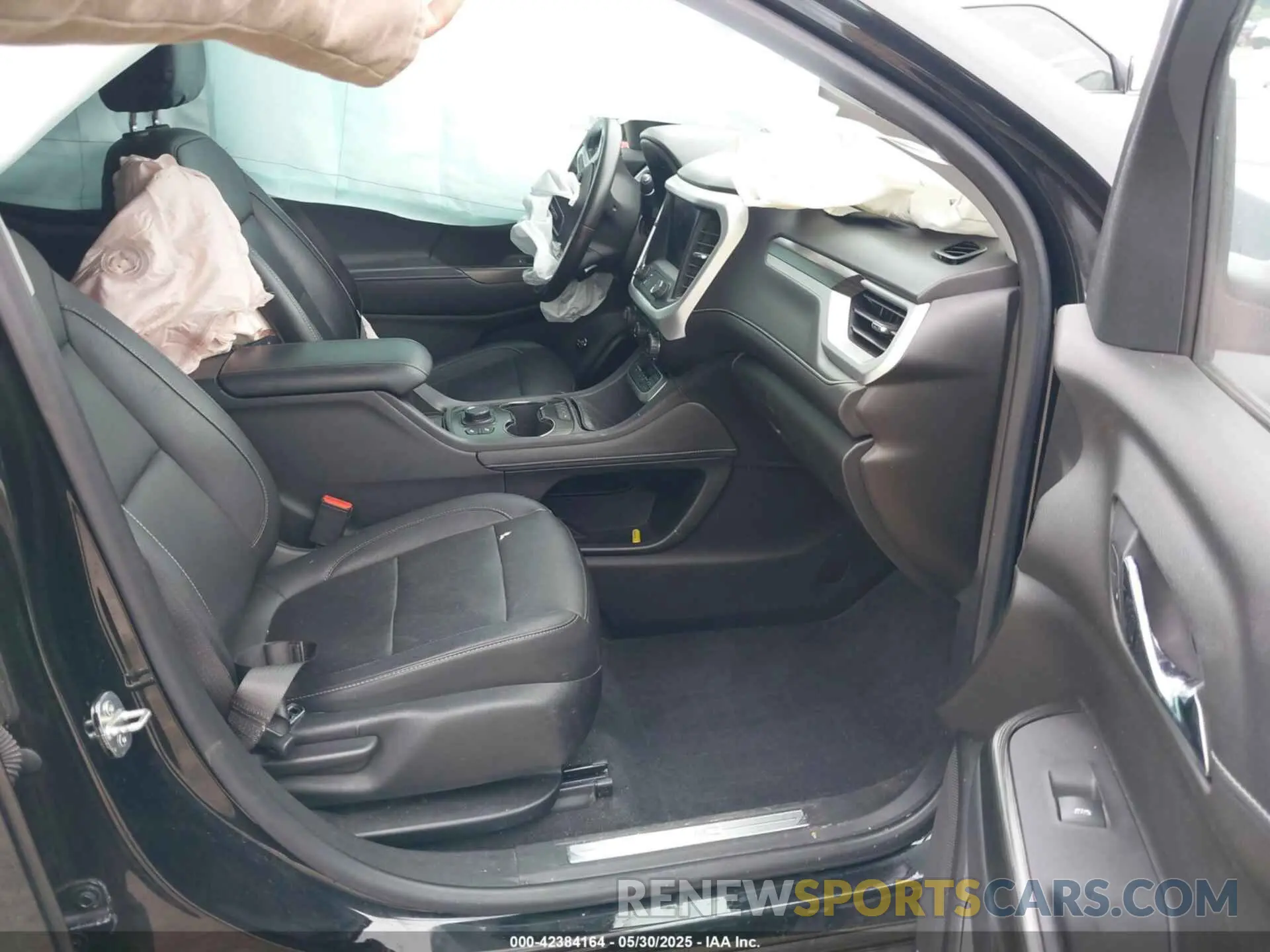 5 Photograph of a damaged car 1GKKNMLS4LZ163494 GMC ACADIA 2020
