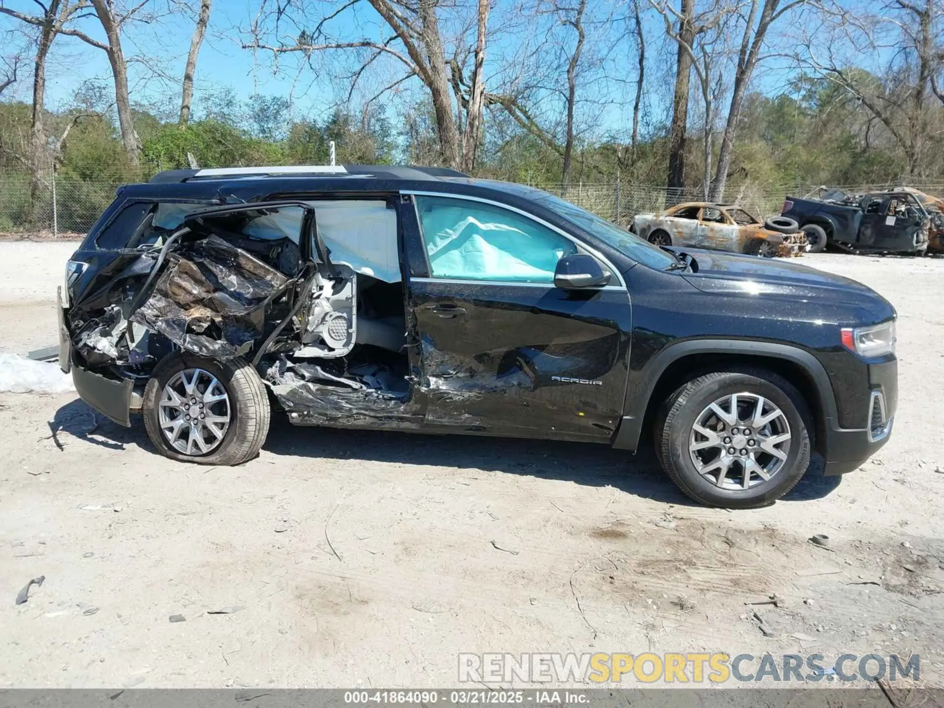 14 Photograph of a damaged car 1GKKNMLS4LZ227985 GMC ACADIA 2020