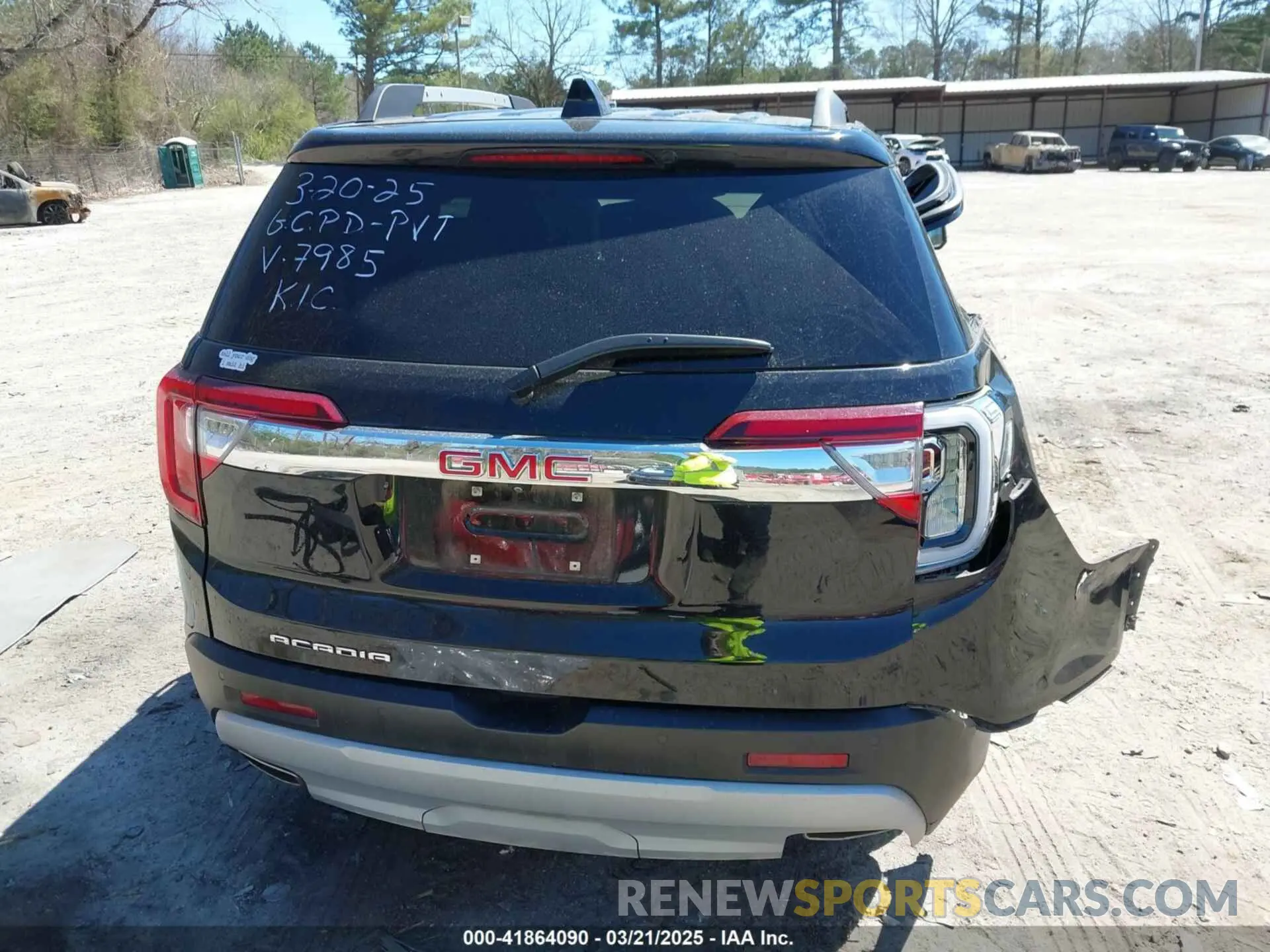 17 Photograph of a damaged car 1GKKNMLS4LZ227985 GMC ACADIA 2020