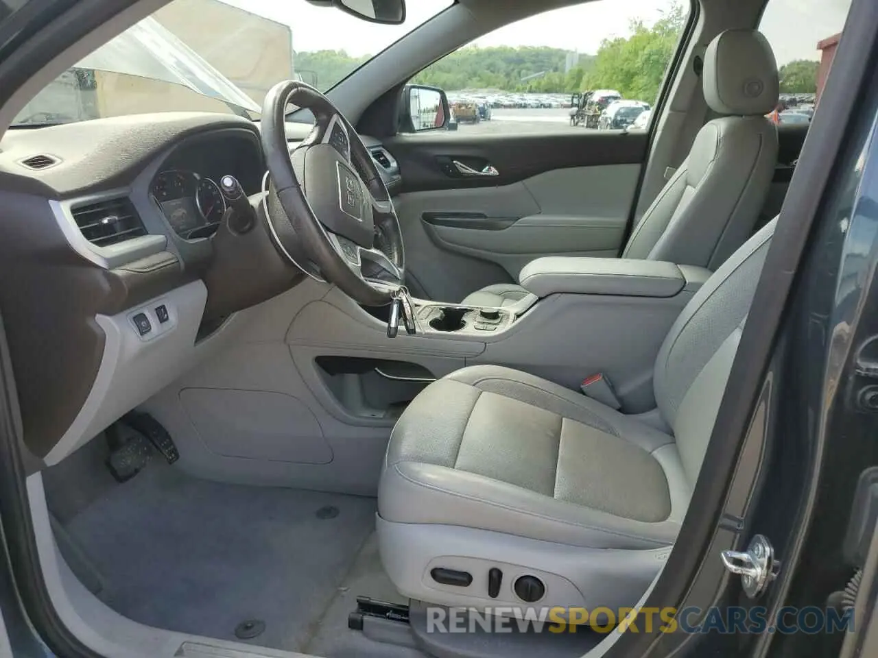 7 Photograph of a damaged car 1GKKNMLS5LZ116507 GMC ACADIA 2020