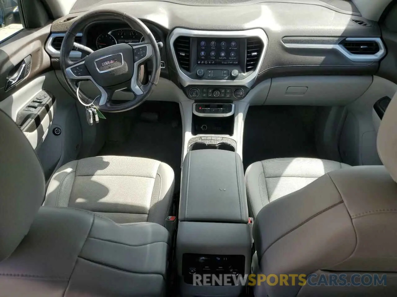 8 Photograph of a damaged car 1GKKNMLS5LZ116507 GMC ACADIA 2020