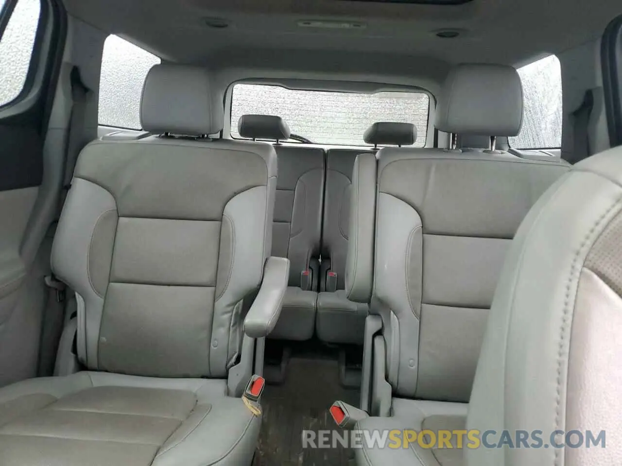 10 Photograph of a damaged car 1GKKNMLS5LZ174794 GMC ACADIA 2020