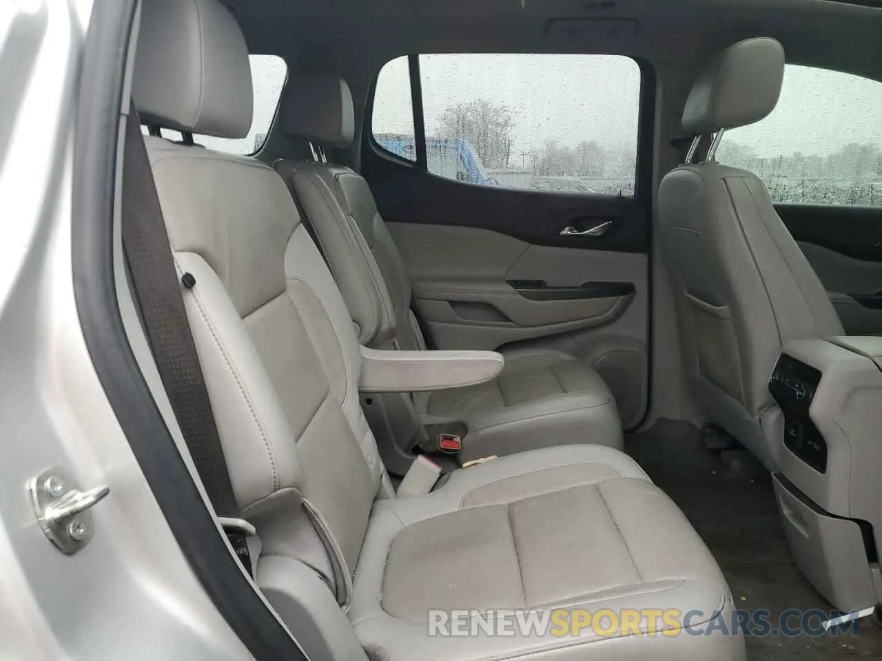 12 Photograph of a damaged car 1GKKNMLS5LZ174794 GMC ACADIA 2020