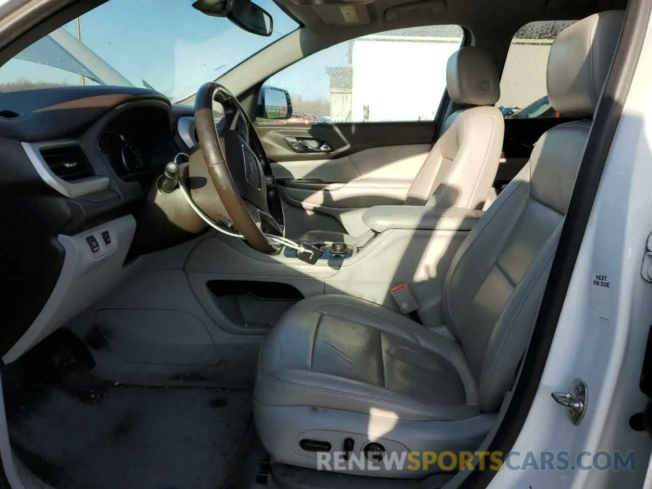 7 Photograph of a damaged car 1GKKNMLS6LZ146390 GMC ACADIA 2020
