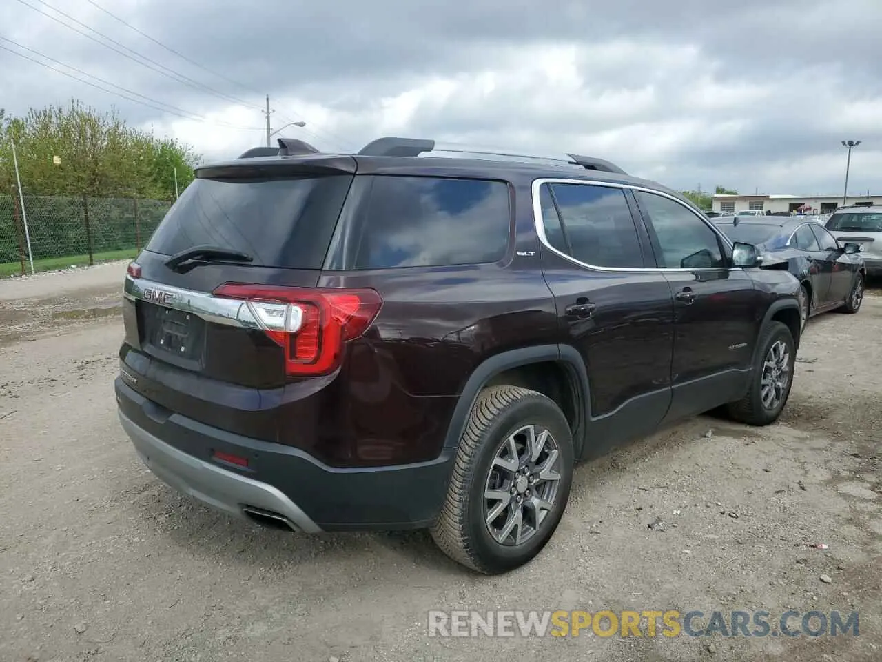 3 Photograph of a damaged car 1GKKNMLS6LZ239765 GMC ACADIA 2020