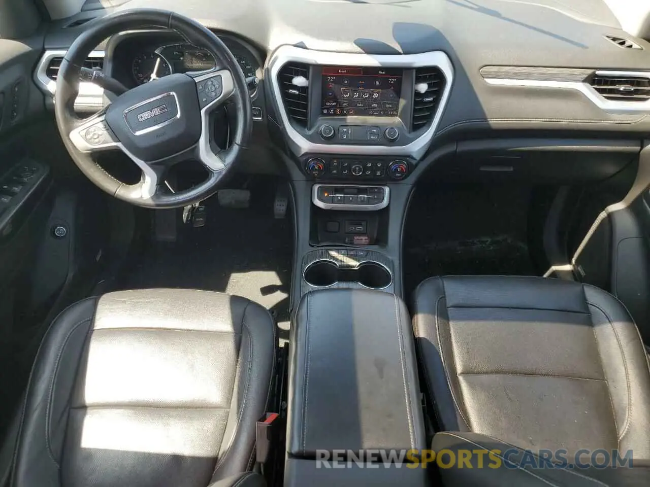 8 Photograph of a damaged car 1GKKNMLS7LZ130716 GMC ACADIA 2020