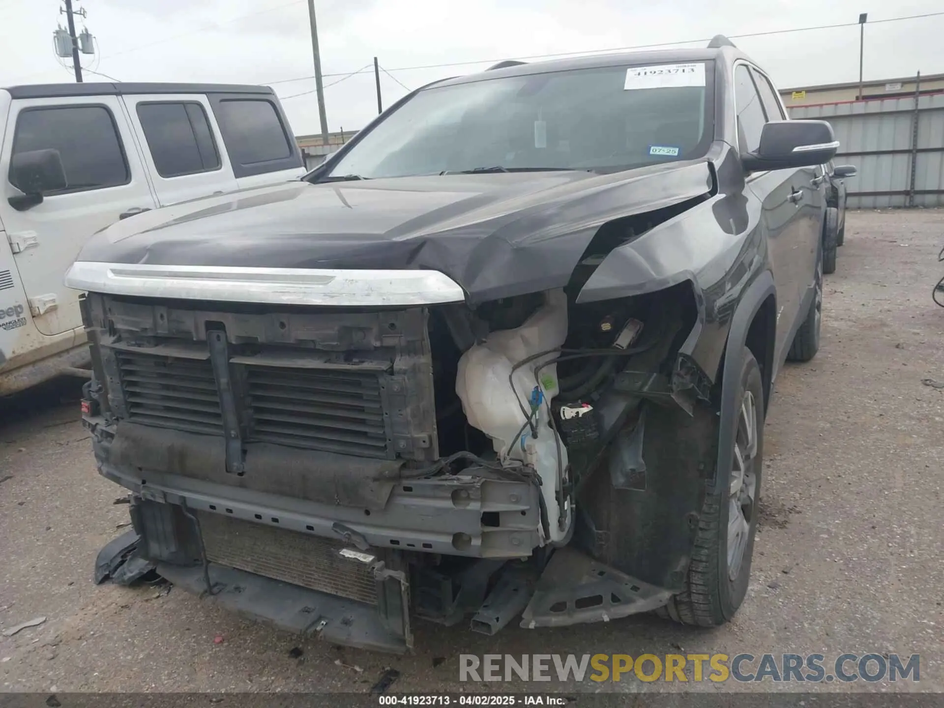 2 Photograph of a damaged car 1GKKNMLS7LZ192276 GMC ACADIA 2020
