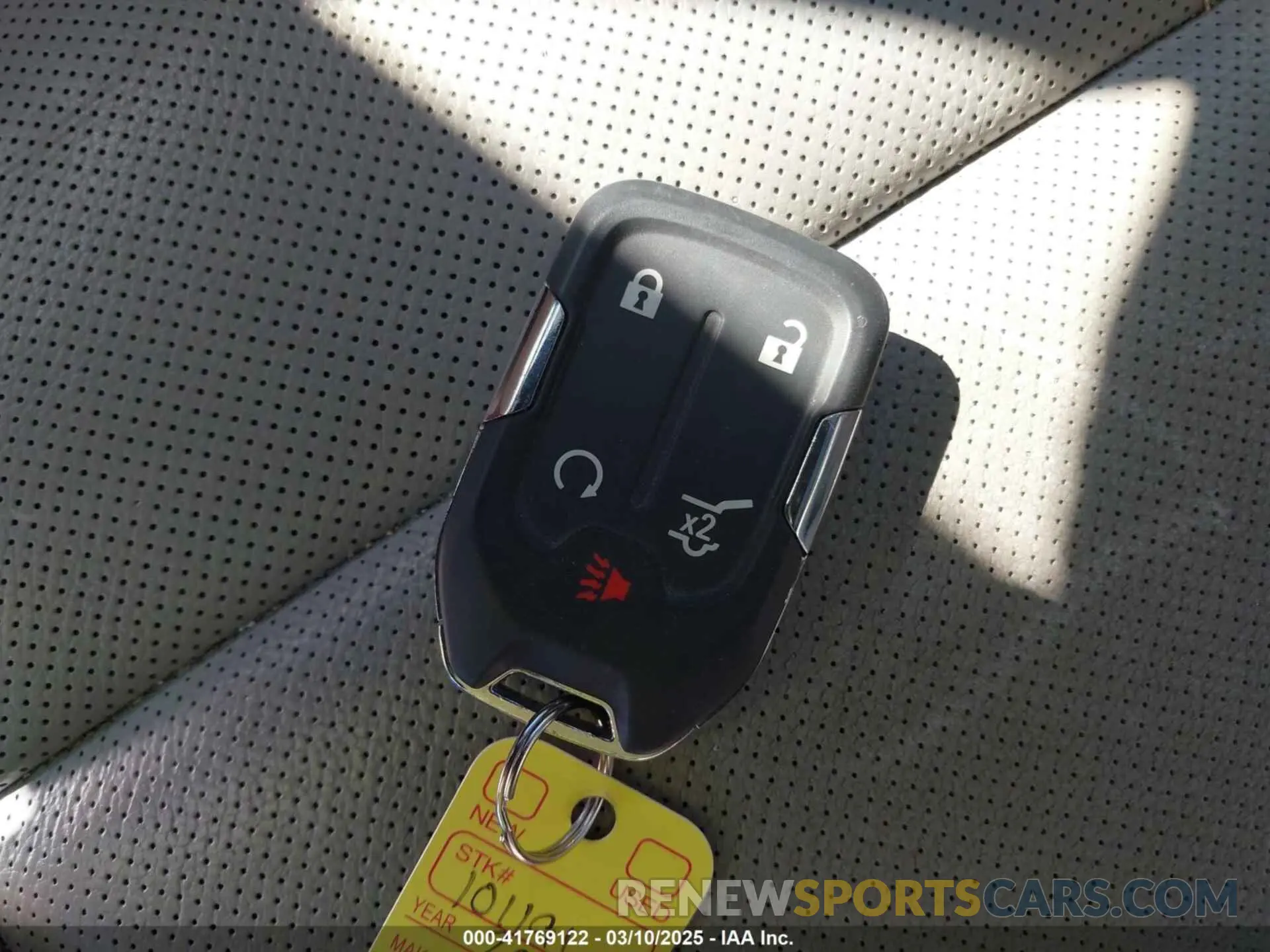 11 Photograph of a damaged car 1GKKNMLS7LZ209156 GMC ACADIA 2020