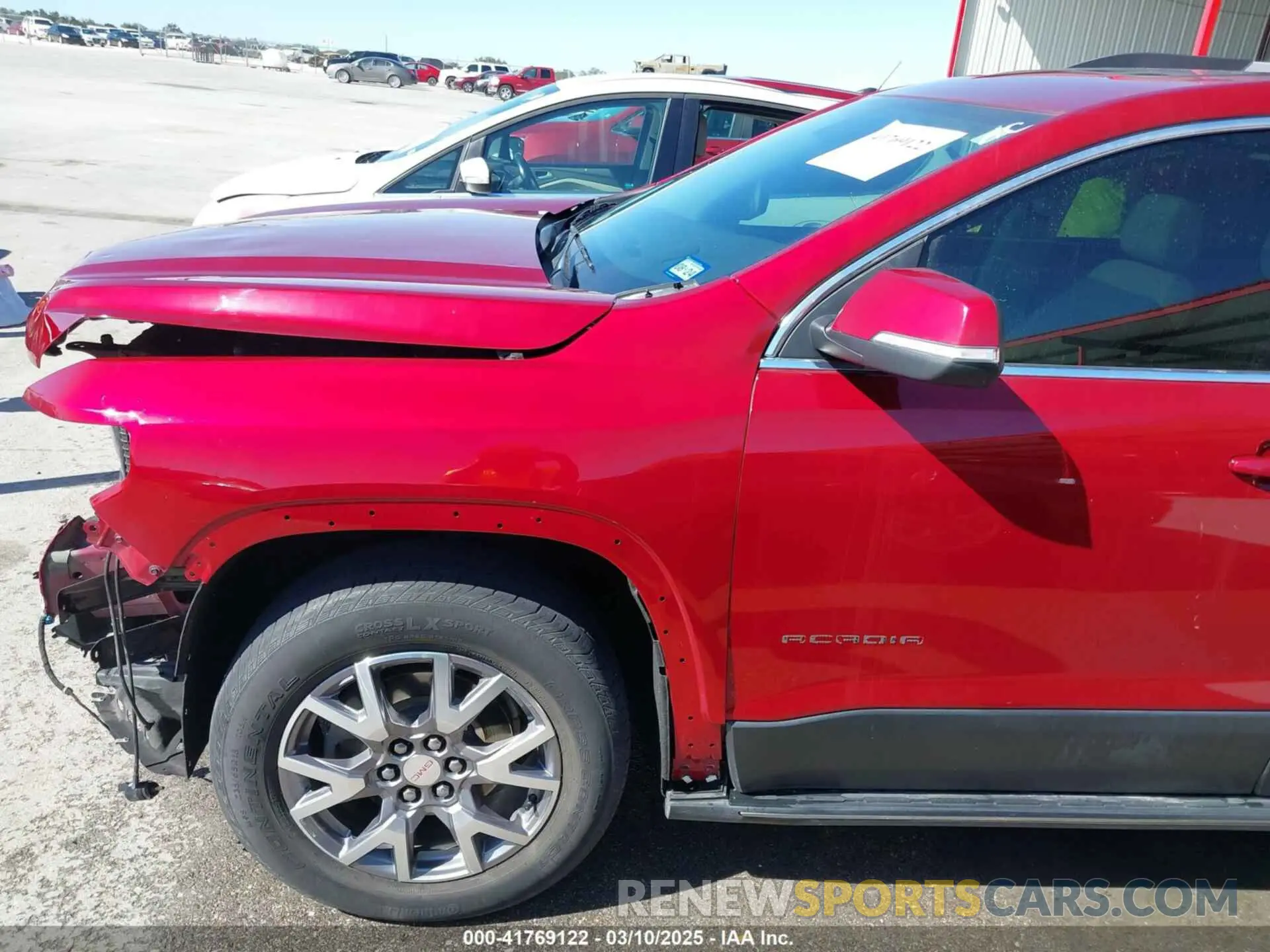 18 Photograph of a damaged car 1GKKNMLS7LZ209156 GMC ACADIA 2020