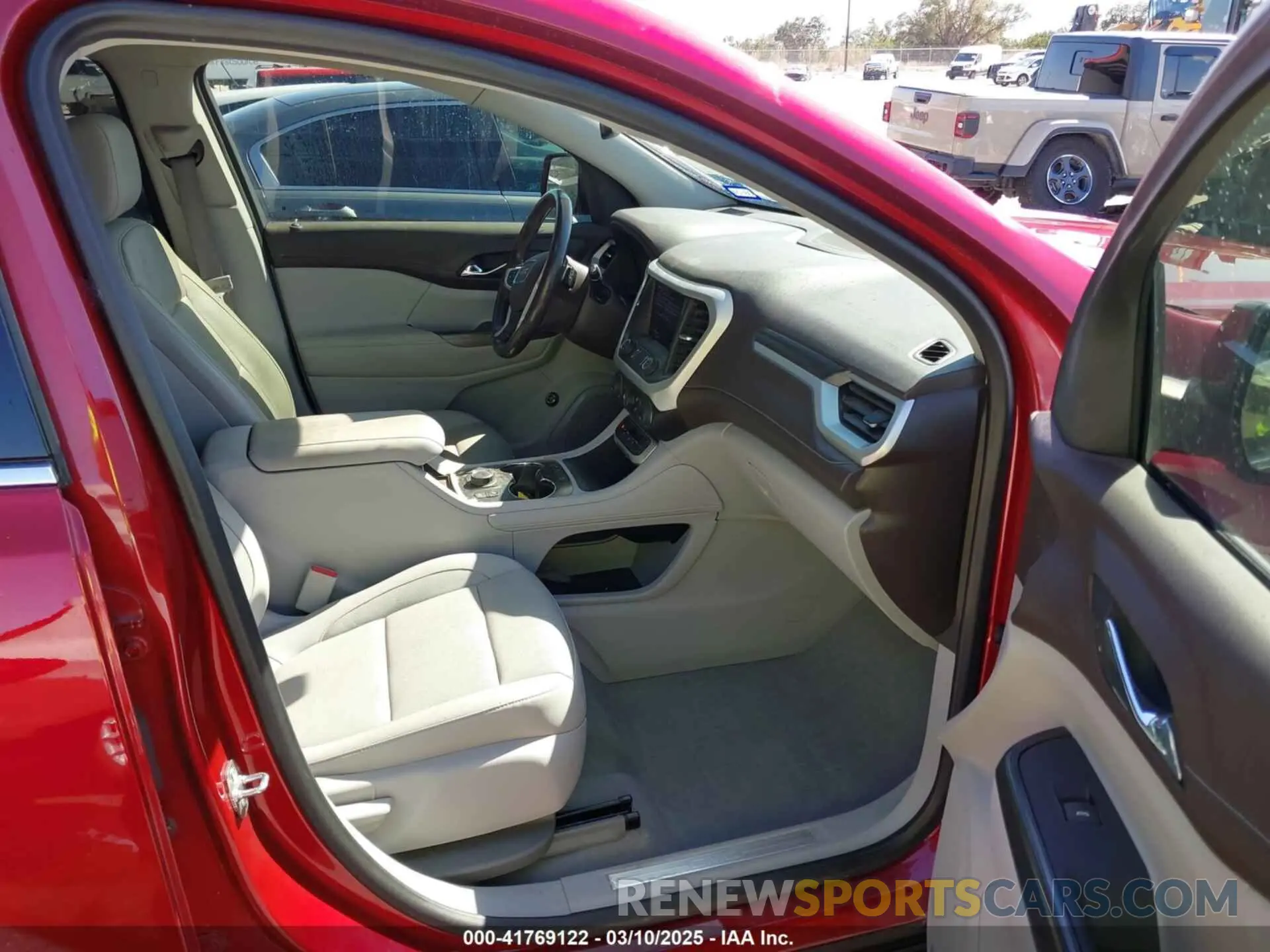 5 Photograph of a damaged car 1GKKNMLS7LZ209156 GMC ACADIA 2020