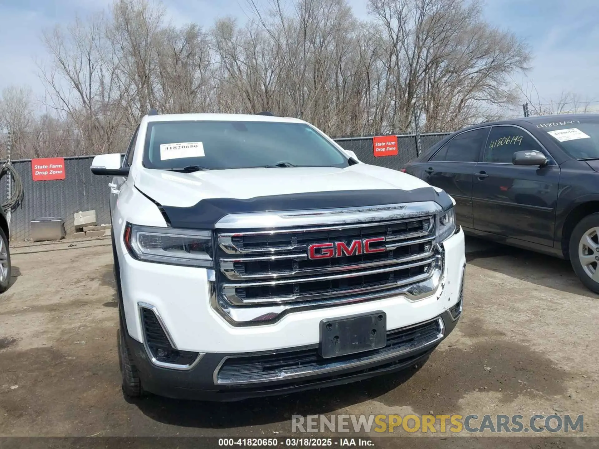 13 Photograph of a damaged car 1GKKNMLS8LZ172019 GMC ACADIA 2020