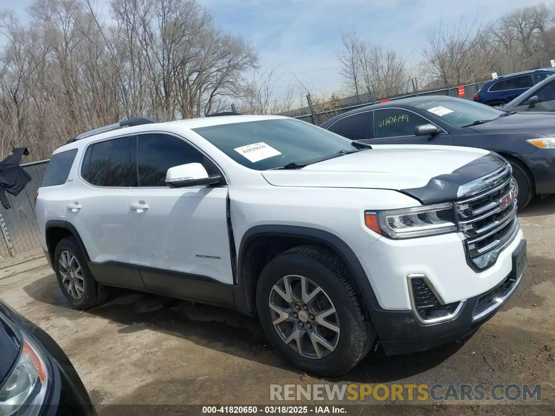 14 Photograph of a damaged car 1GKKNMLS8LZ172019 GMC ACADIA 2020