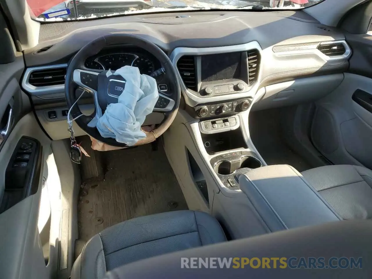8 Photograph of a damaged car 1GKKNMLS8LZ177530 GMC ACADIA 2020