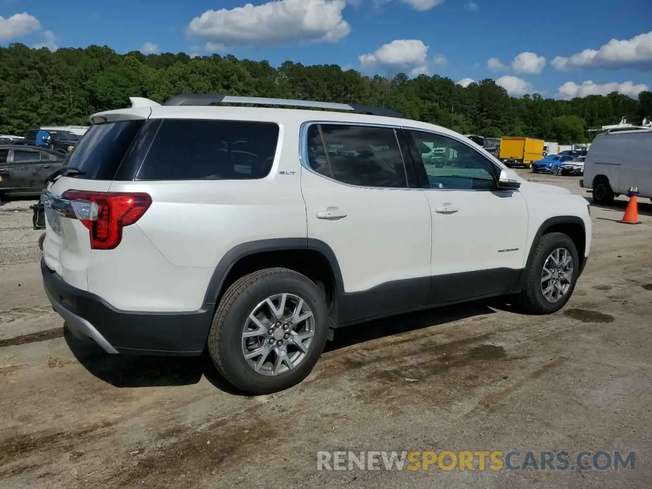 3 Photograph of a damaged car 1GKKNMLS8LZ230923 GMC ACADIA 2020