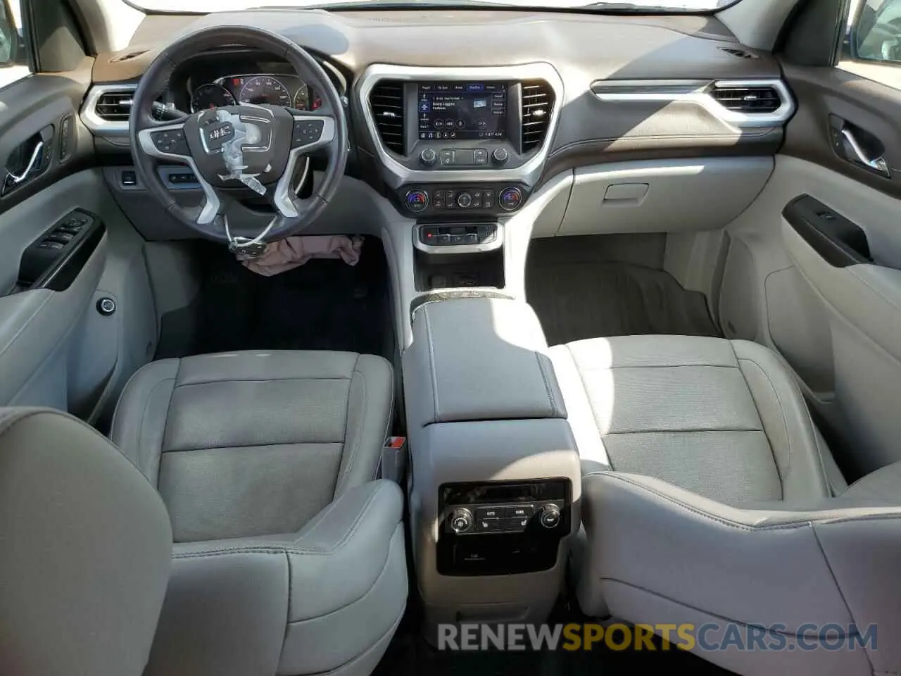 8 Photograph of a damaged car 1GKKNMLS8LZ230923 GMC ACADIA 2020