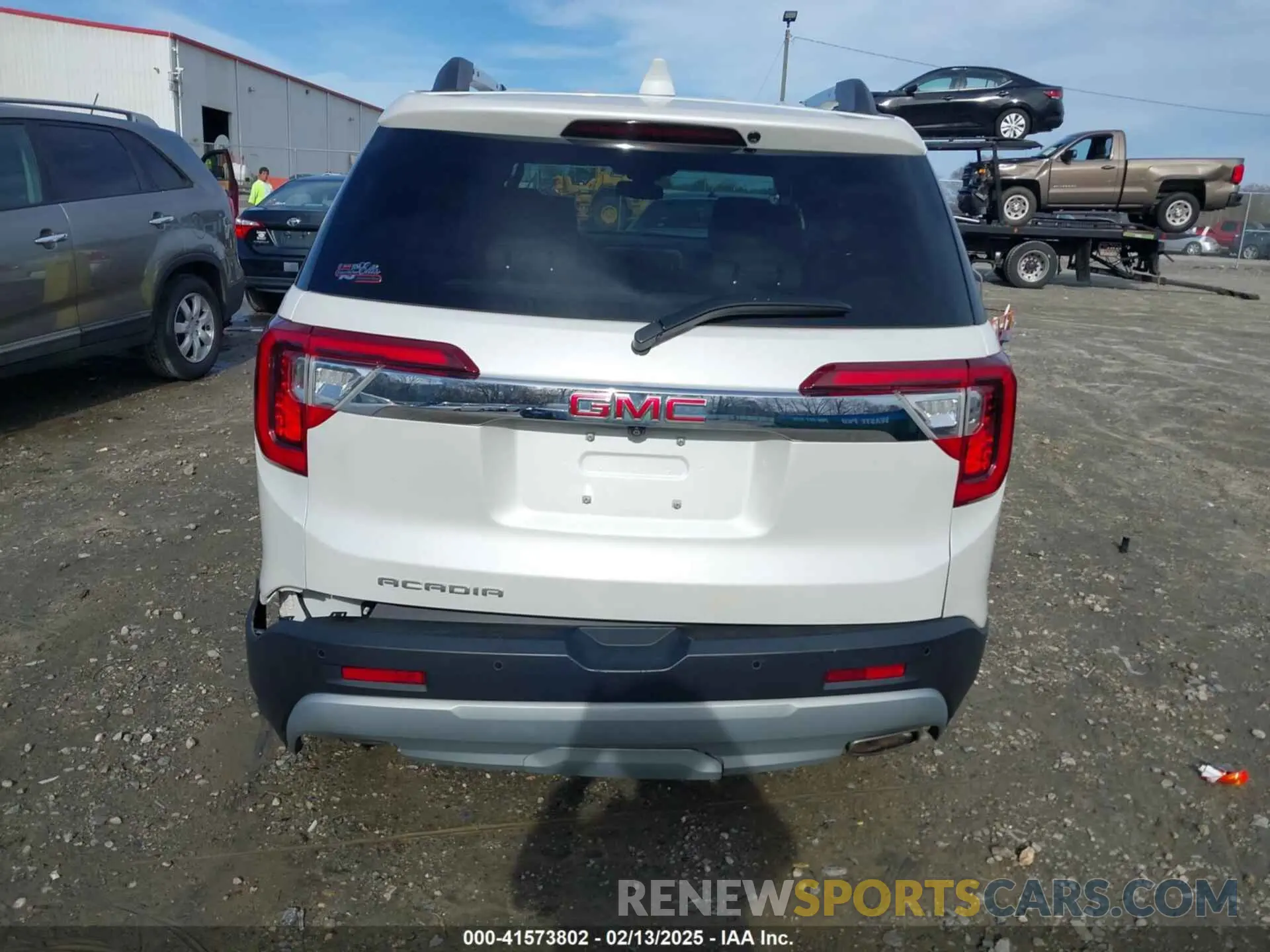 15 Photograph of a damaged car 1GKKNMLSXLZ139314 GMC ACADIA 2020