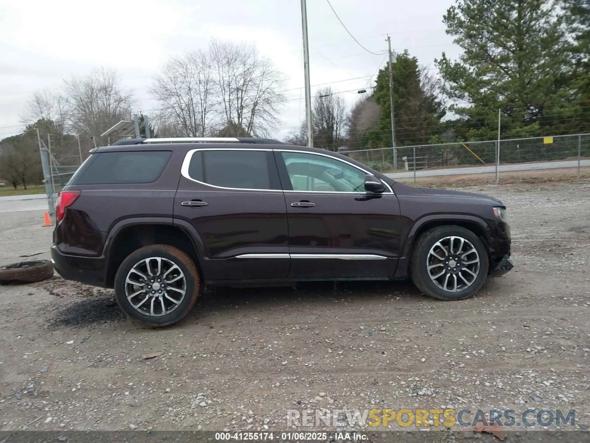 13 Photograph of a damaged car 1GKKNPLS4LZ235005 GMC ACADIA 2020
