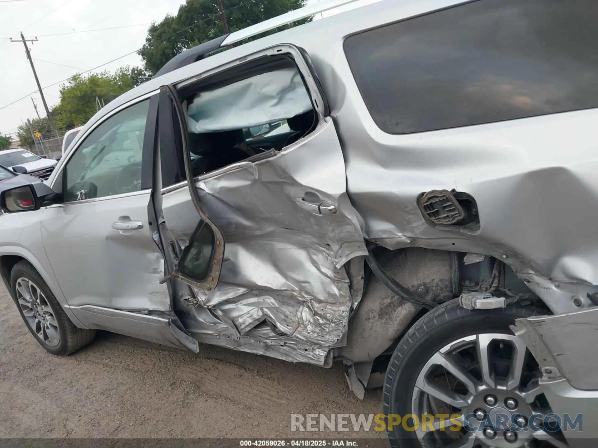 14 Photograph of a damaged car 1GKKNPLSXLZ194329 GMC ACADIA 2020