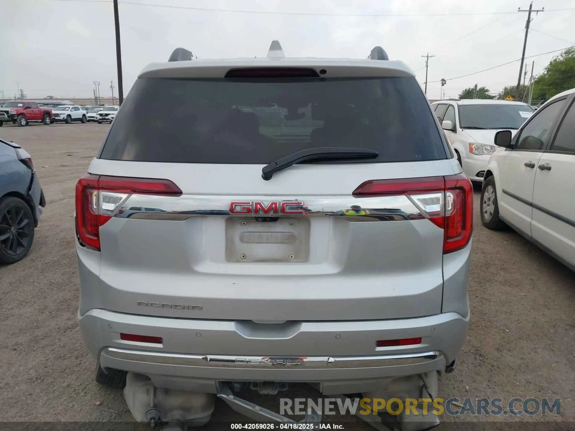 16 Photograph of a damaged car 1GKKNPLSXLZ194329 GMC ACADIA 2020